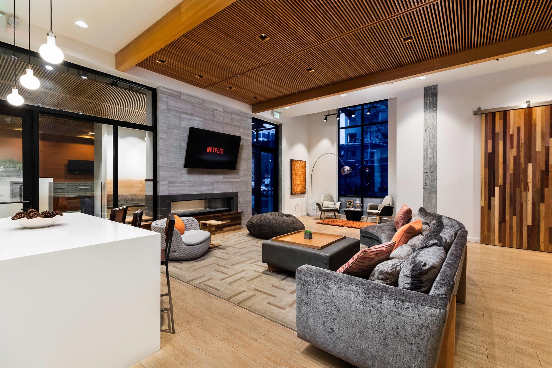 Leva on Market Clubroom